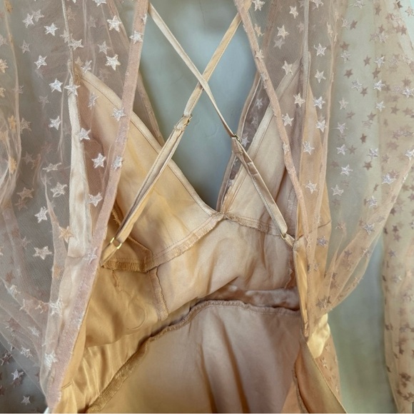 NWT For Love And Lemons Cream Plunge Bishop Sleeve Dress - Picture 7 of 10